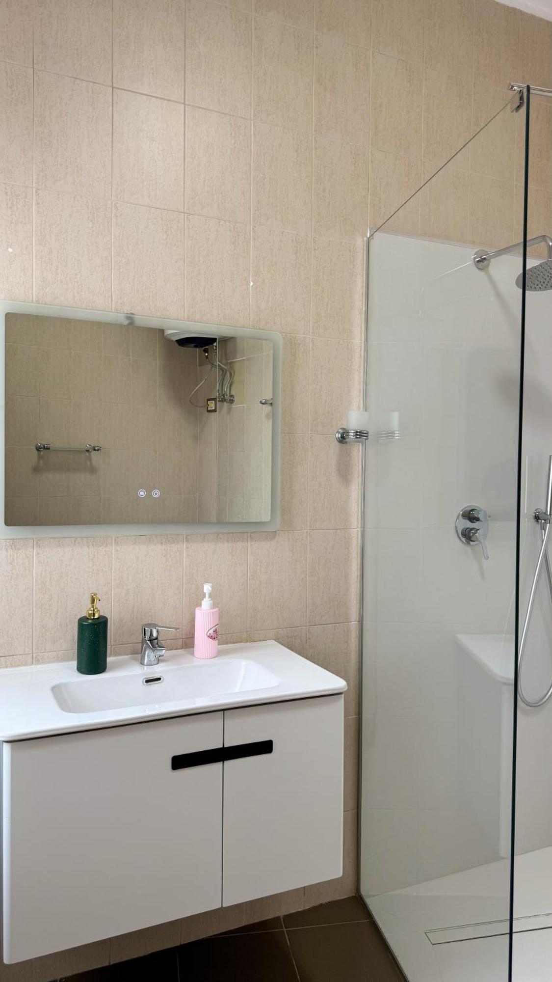 Apartment Urban Serenity Skyline Premium - Blloku